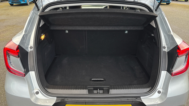 Renault Captur 1.3 TCE 130 BOSE Launch Edition 5dr Petrol Hatchback